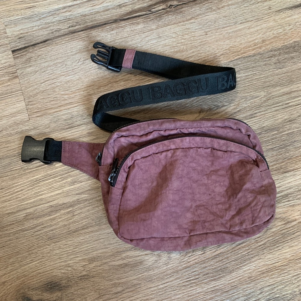 Baggu Fanny Pack Mauve Pink Nylon Adjustable Logo Strap Waist Bag Hip Pack